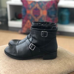 Life Stride Booties Sz 7 1/2 Black EUC